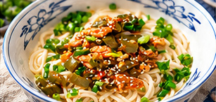 青椒风味拌面的AI概念视觉，非实拍